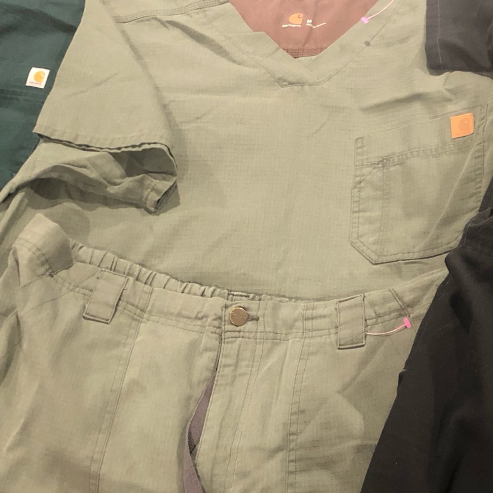 Set of 2 Carhartt Mens Scrub Sets